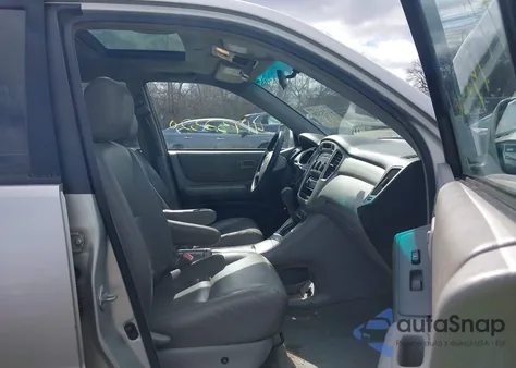 2005 Toyota Highlander z USA, uszkodzony, nr VIN JTEGD21A350115135